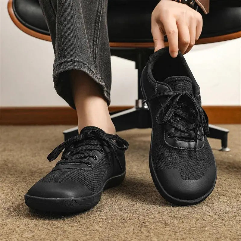 MANDOTOS Men’s Breathable Wide Toe Running Shoes