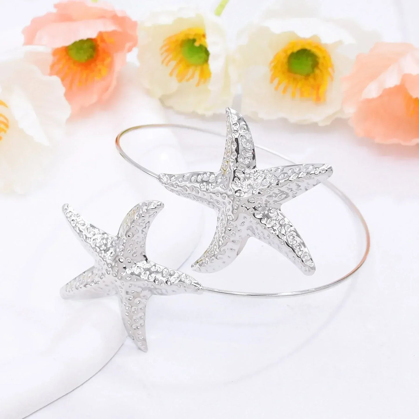 Golden Alloy 2-Starfish Arm Bracelet – Women’s Summer Accessory