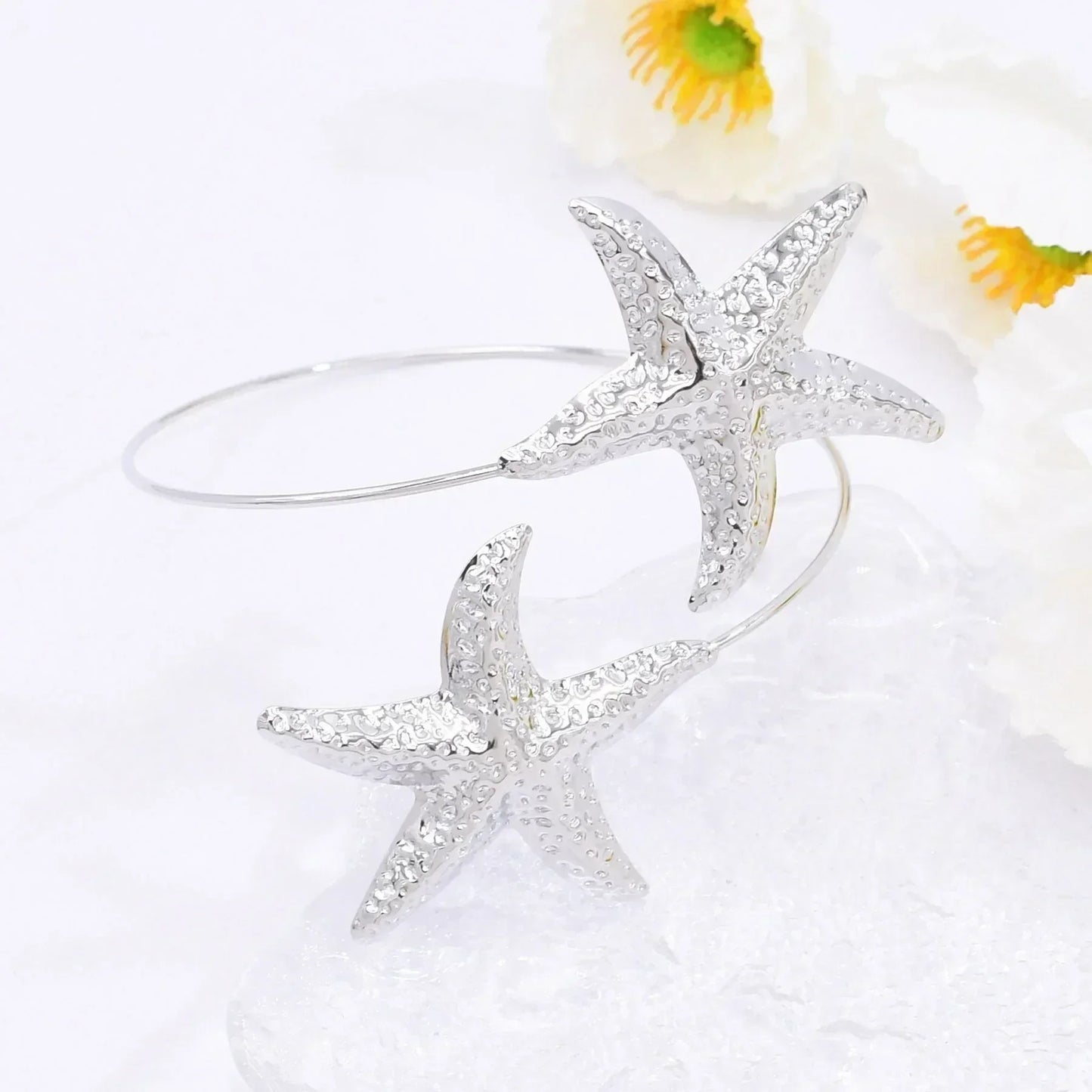 Golden Alloy 2-Starfish Arm Bracelet – Women’s Summer Accessory